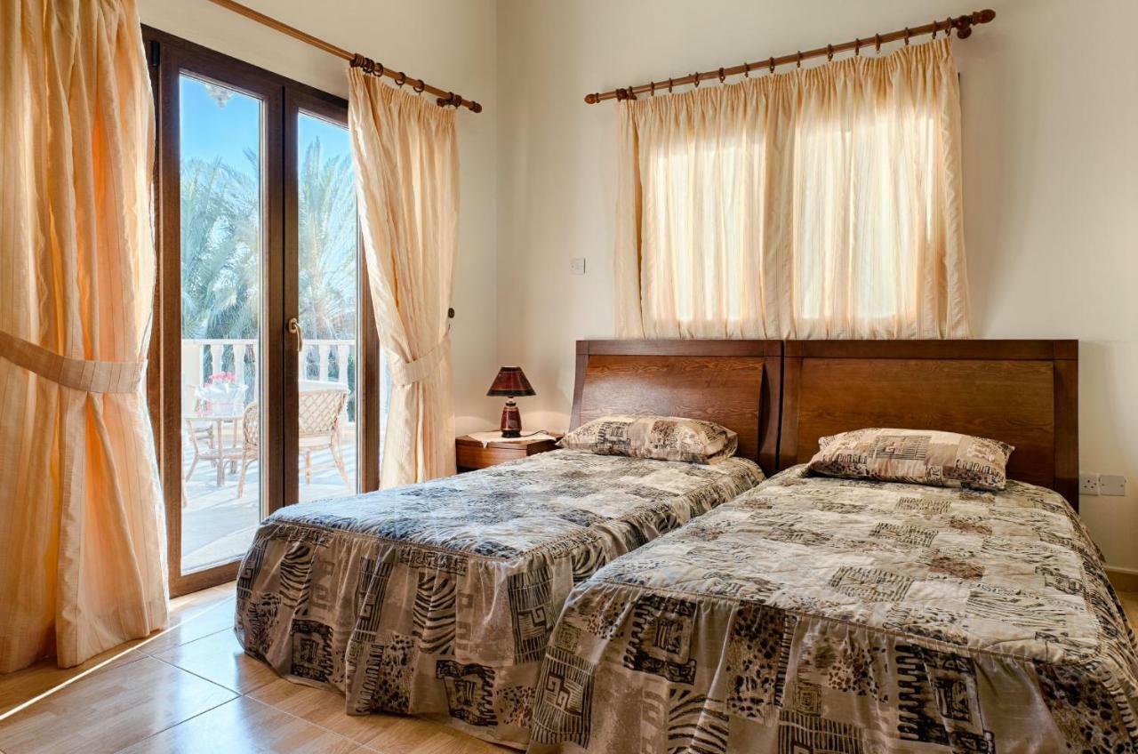 Villa Tsikkos Tria Polis Bagian luar foto