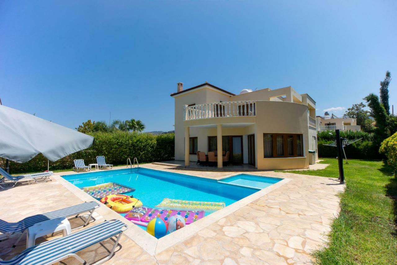 Villa Tsikkos Tria Polis Bagian luar foto