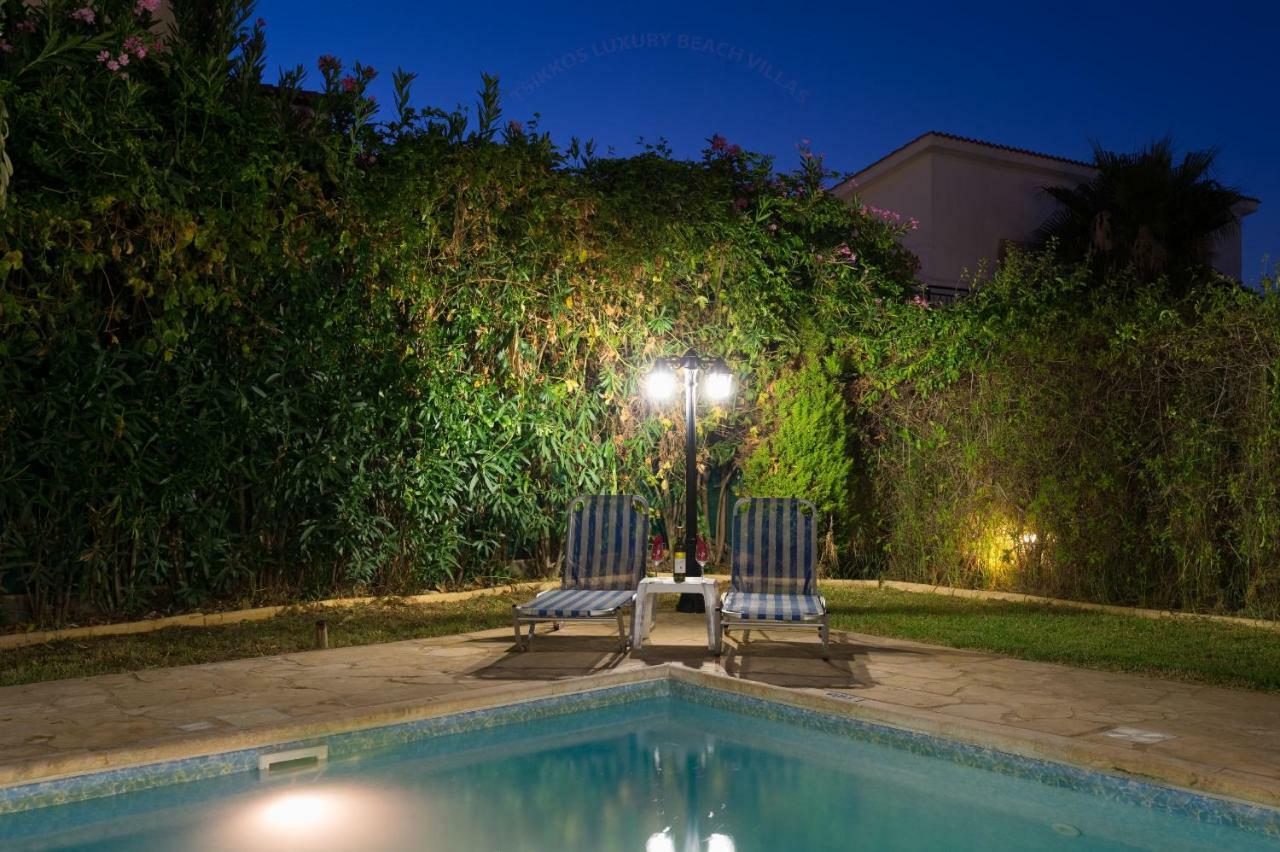 Villa Tsikkos Tria Polis Bagian luar foto
